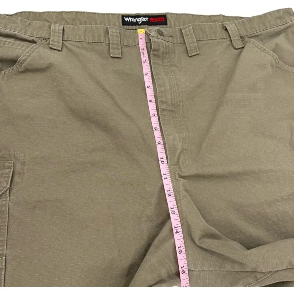 WRANGLER 50 Riggs Workwear Cargo Shorts Brown Ripstop Utility Carpenter Rugged